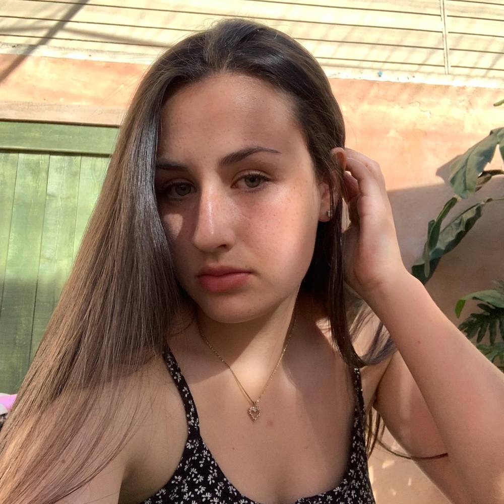 Meet your Posher, Ava